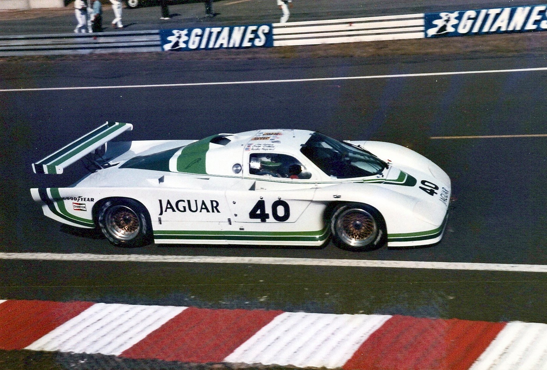 Jaguar XJR5