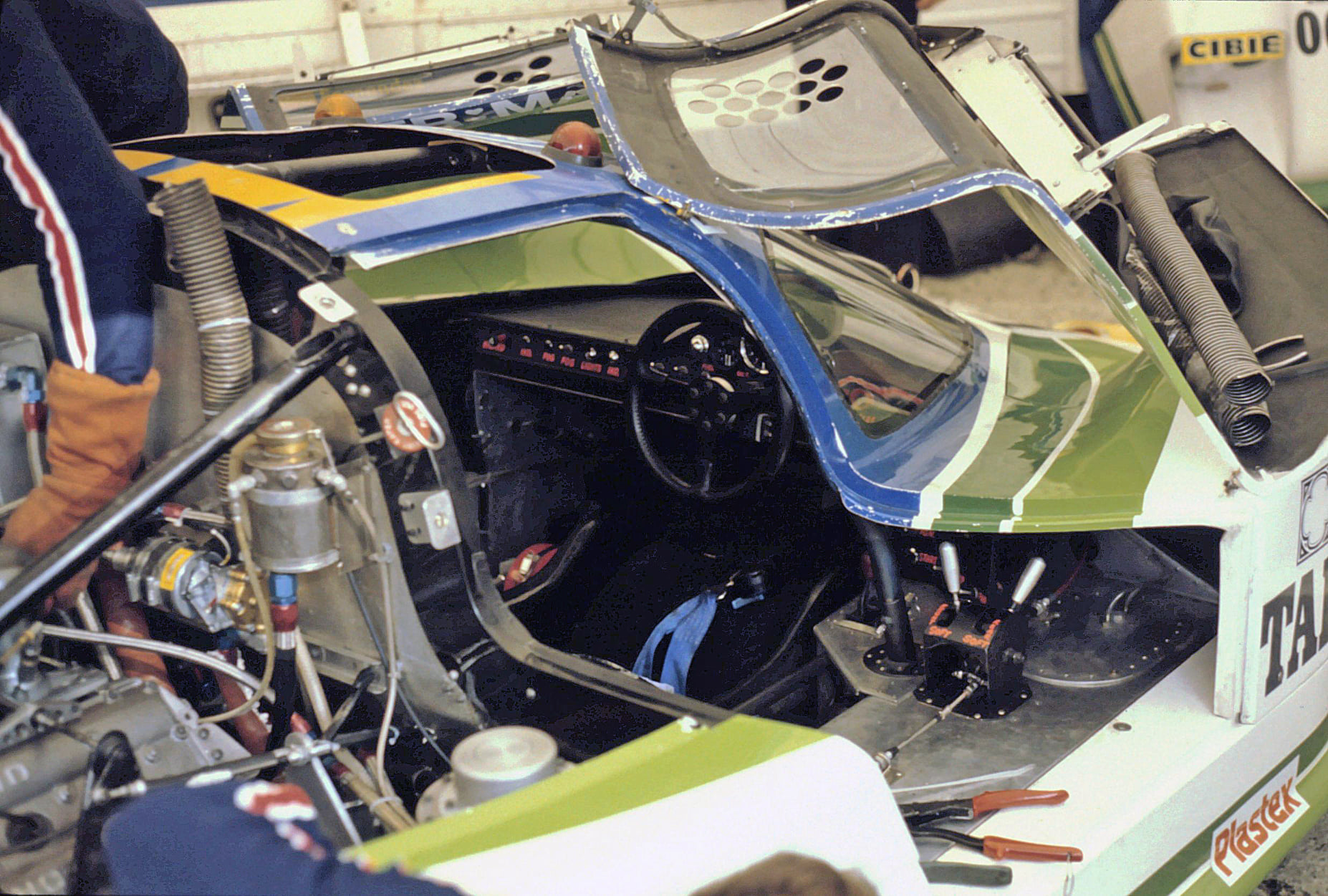 Lola T600
