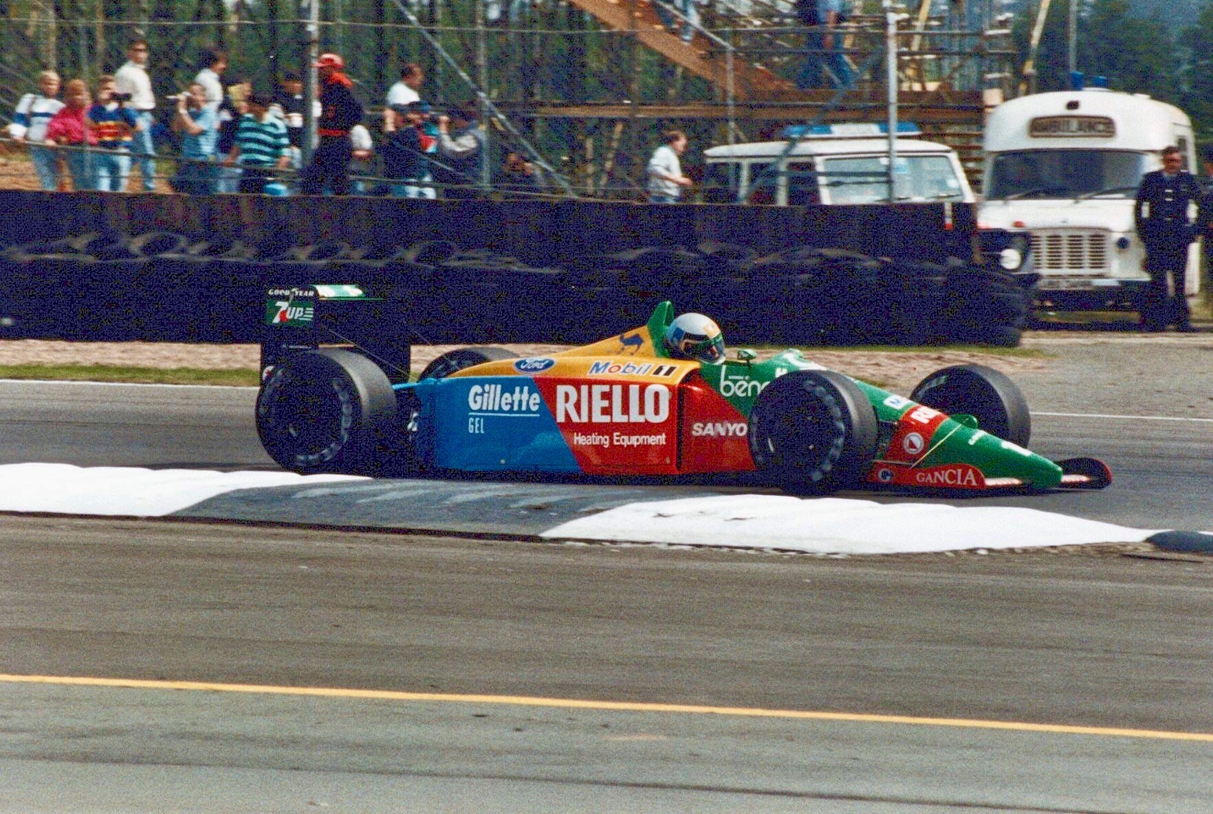 Benetton B189