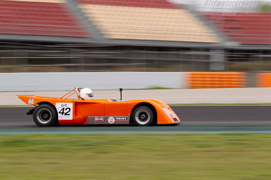 Chevron B21
