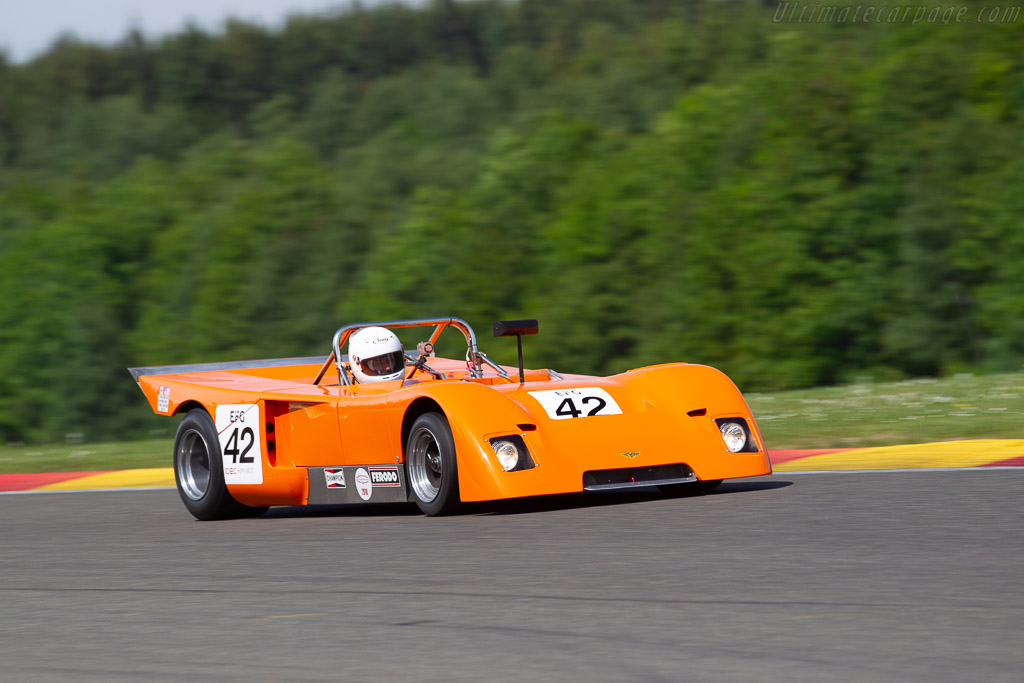 Chevron B21