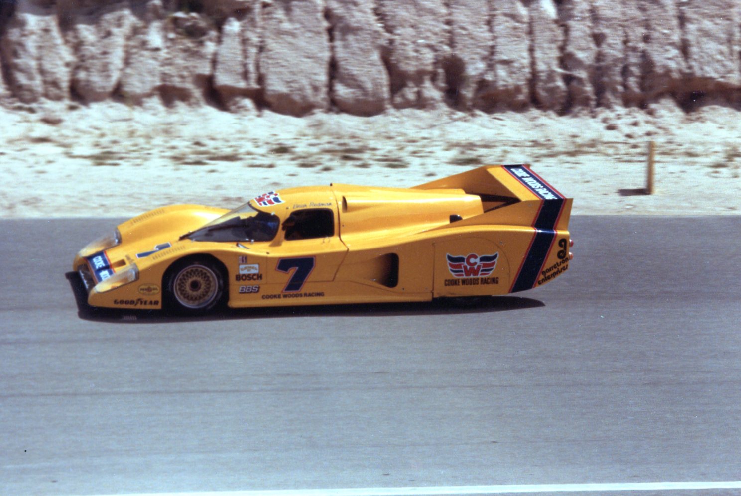 Lola T600